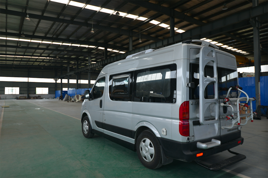 凯发k8体育APP官方网站下载東風禦風短軸中頂B型房車