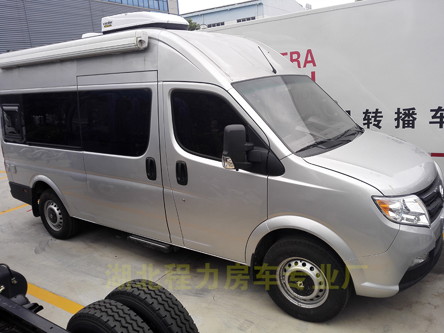 凯发k8体育APP官方网站下载東風禦風長軸高頂房車1