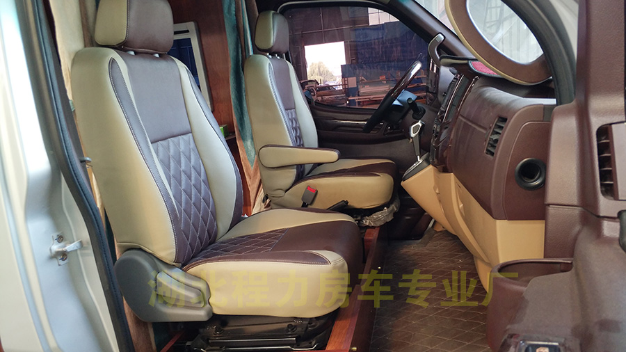 凯发k8体育APP官方网站下载東風禦風長軸高頂房車2