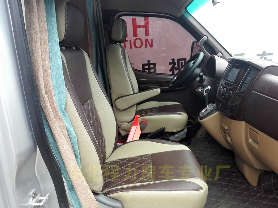 凯发k8体育APP官方网站下载東風禦風長軸高頂房車3
