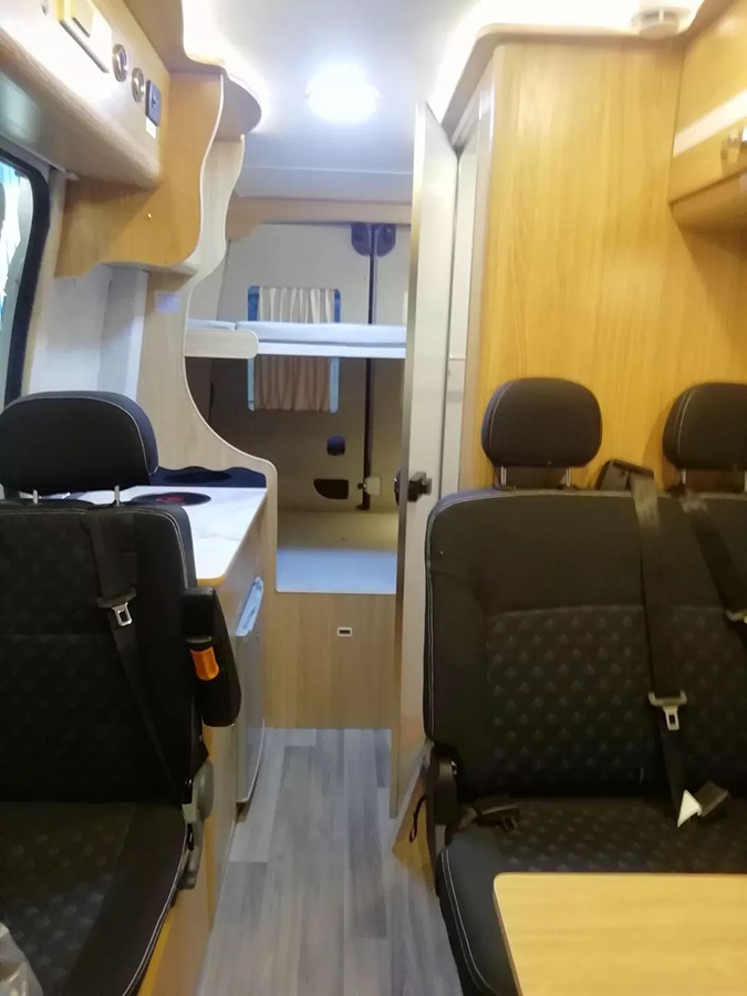 凯发k8体育APP官方网站下载房車-上汽大通國六長軸高頂房車3