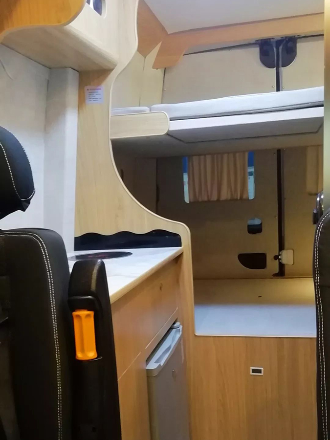 凯发k8体育APP官方网站下载房車-上汽大通國六長軸高頂房車7