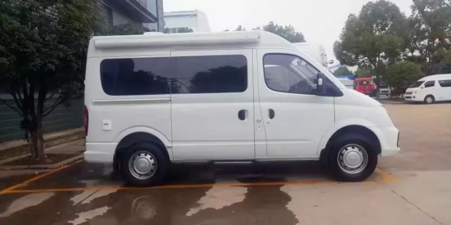 凯发k8体育APP官方网站下载房車-上汽大通國六短軸中頂房車1