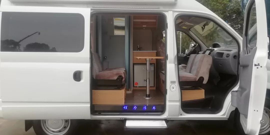 凯发k8体育APP官方网站下载房車-上汽大通國六短軸中頂房車2