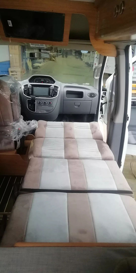 凯发k8体育APP官方网站下载房車-上汽大通國六短軸中頂房車3